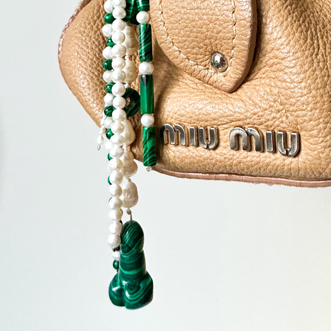 Malachite & Pearl Bag Charm – Bold Energy with Silver Details